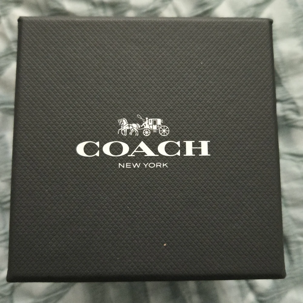 Coach Pink and Gold Women's Watch - Picture 4 of 11